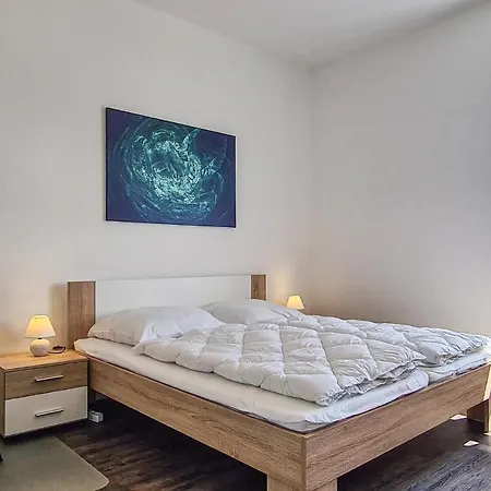 2 Bedroom Awesome In *