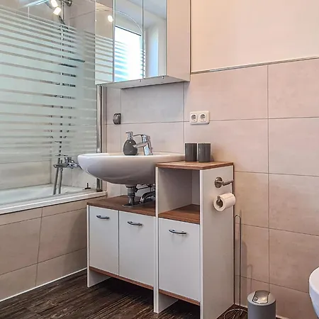 Apartmán 2 Bedroom Awesome In Stralsund